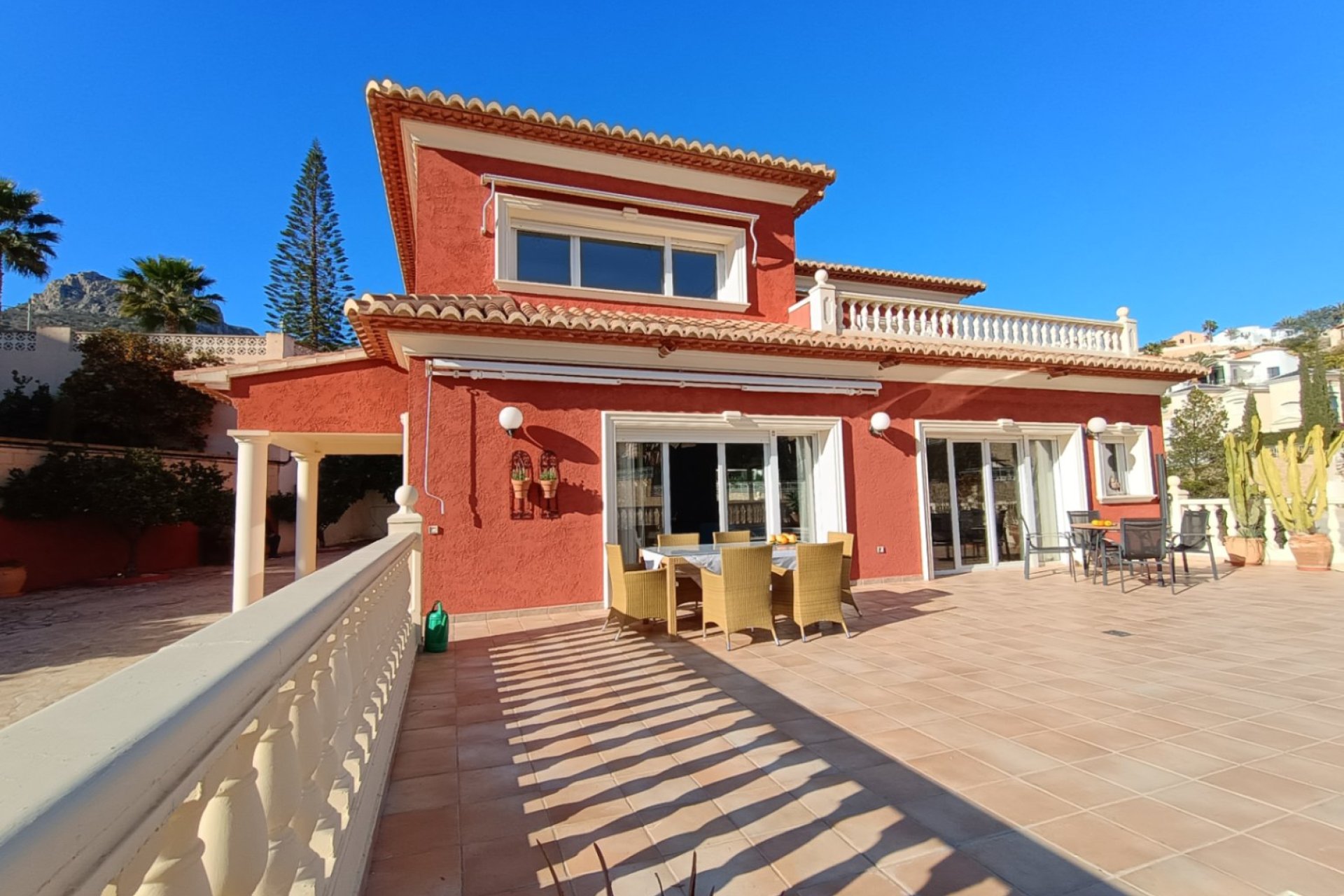 Resale - Independent Villa - Calpe - Urbanización