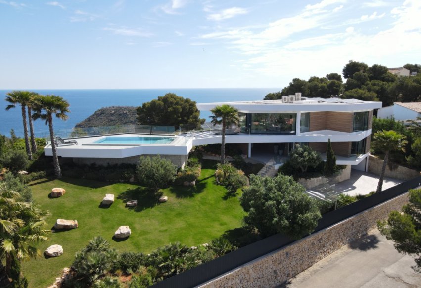 Resale - Independent Villa - Jávea