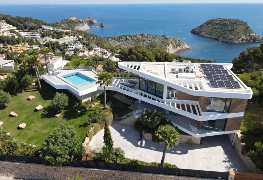 Resale - Independent Villa - Jávea