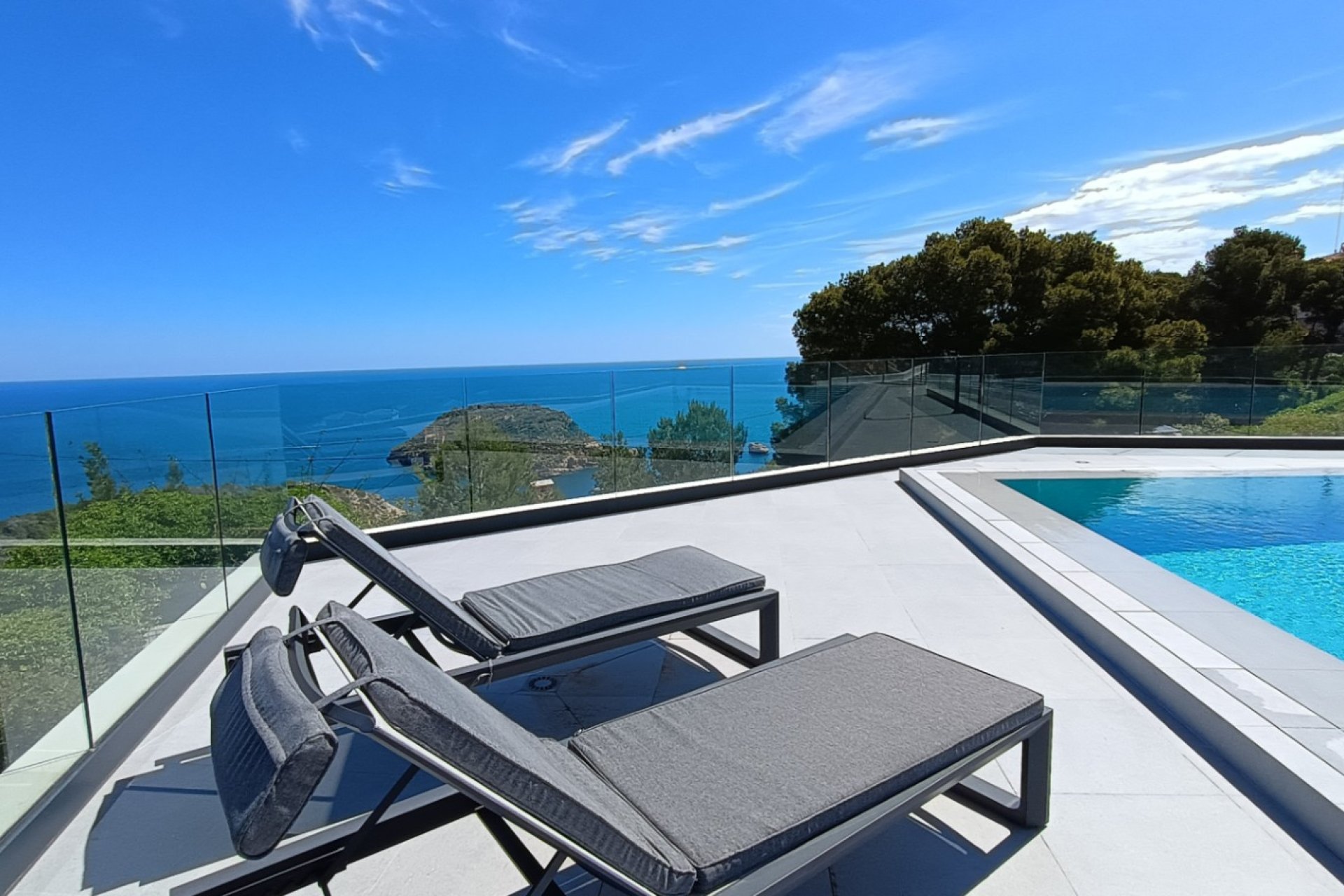 Resale - Independent Villa - Jávea