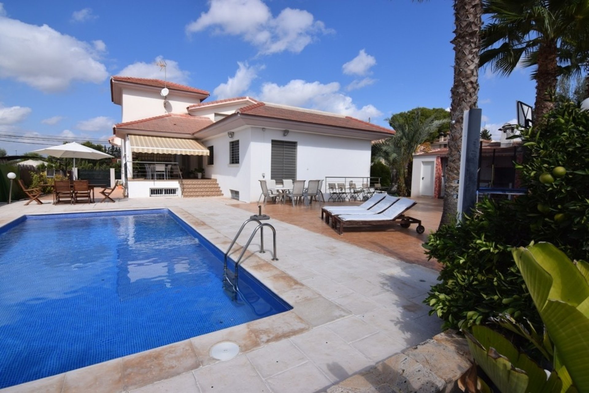 Resale - Independent Villa - La Alcayna