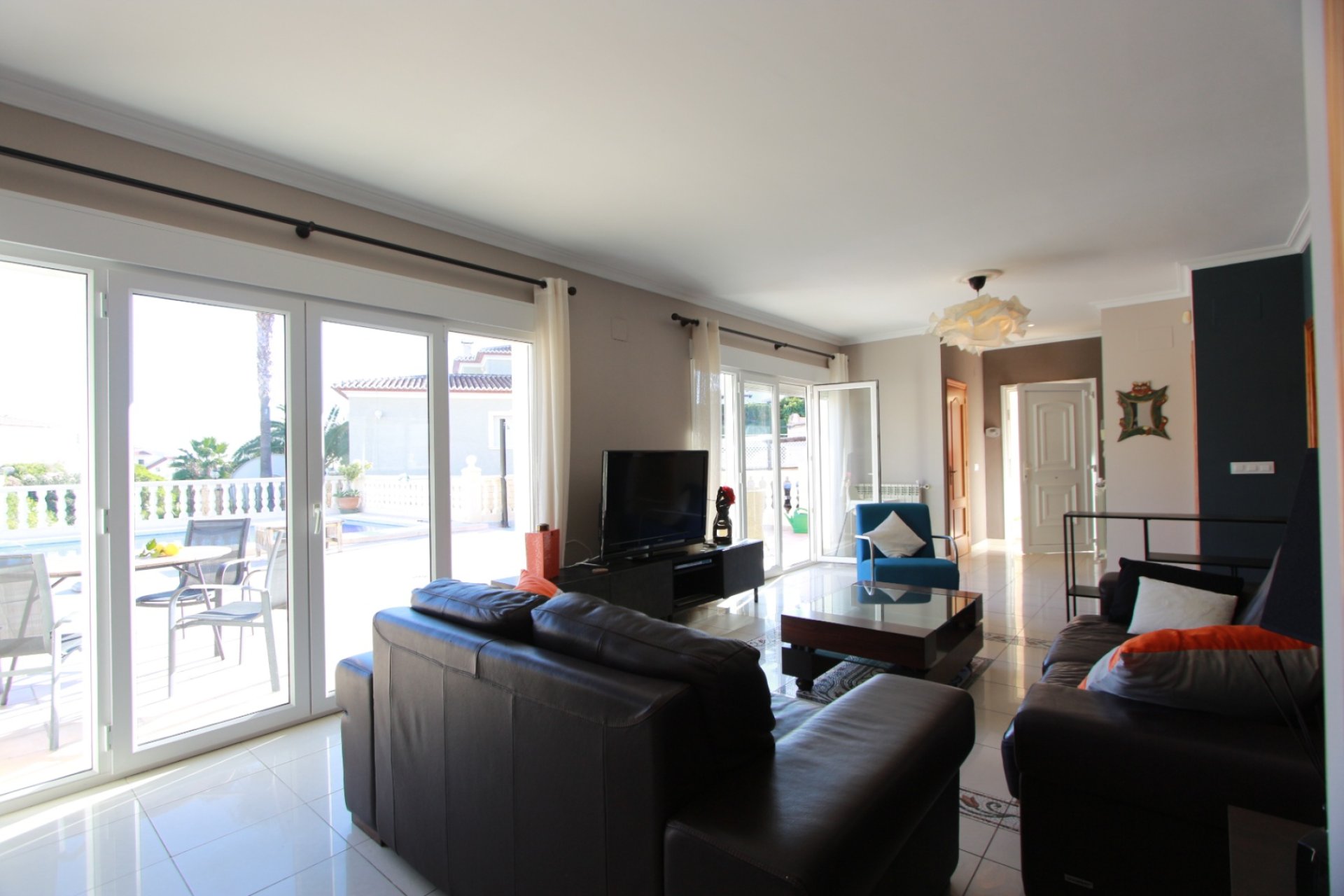 Reventa - Villa independiente - Calpe - Urbanización