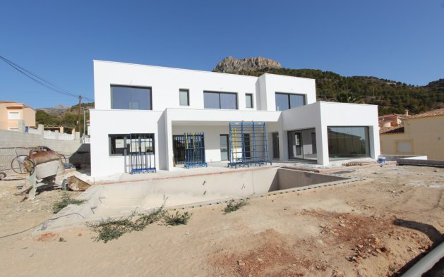 Villa independiente - Obra nueva - Calpe - RR-32983
