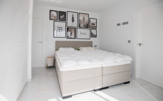 New Build - Independent Villa - Pinar de Campoverde