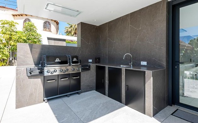 New Build - Independent Villa - Calpe