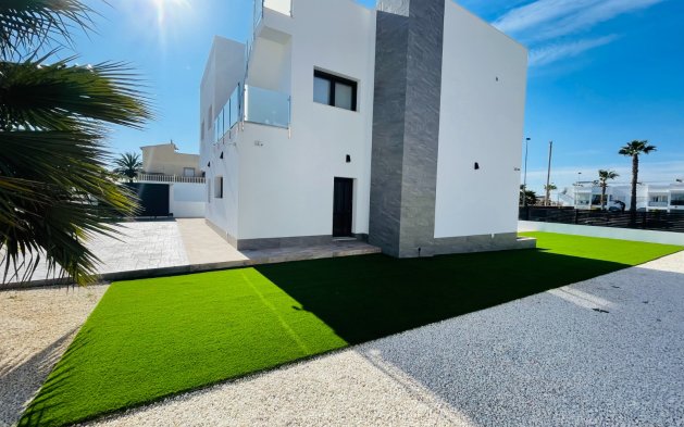 New Build - Independent Villa - Torrevieja