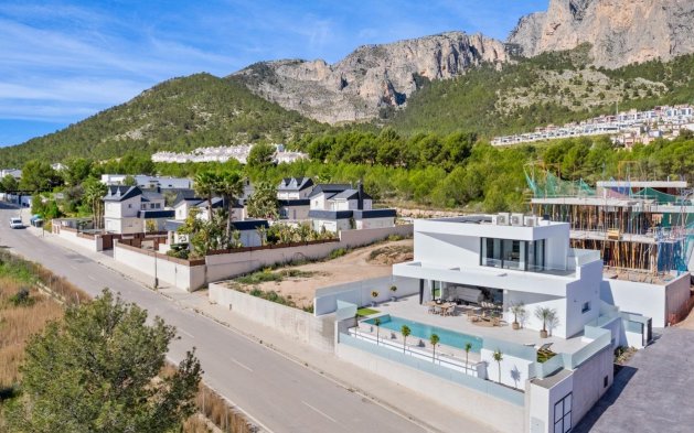 Nouvelle construction - Villa indépendante - Polop