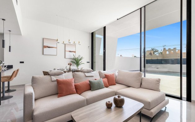 Obra nueva - Villa independiente - Torrevieja