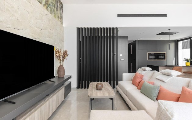 Obra nueva - Villa independiente - Torrevieja