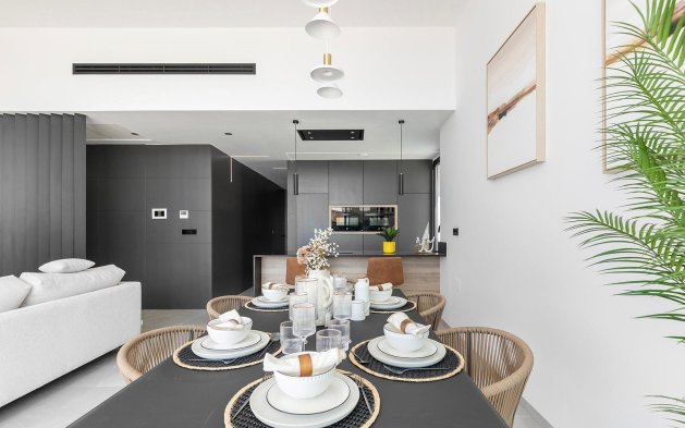 Obra nueva - Villa independiente - Torrevieja