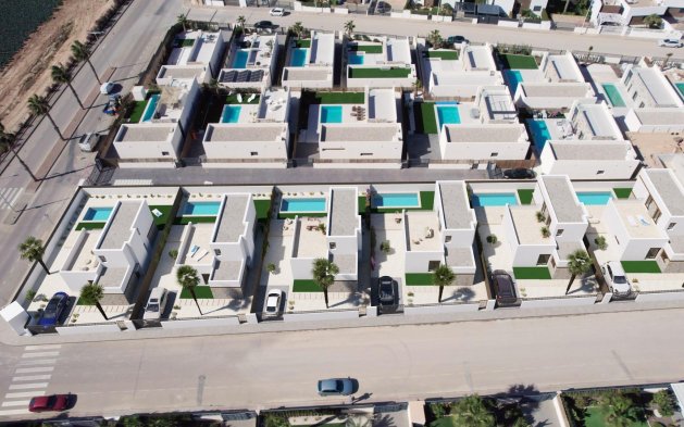 Obra nueva - Villa independiente - Algorfa