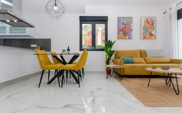 Obra nueva - Villa independiente - Torrevieja