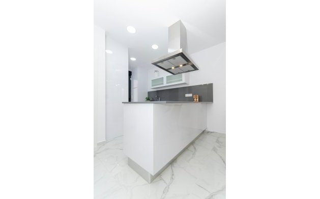 Obra nueva - Villa independiente - Torrevieja