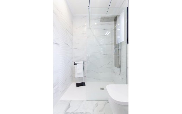 Obra nueva - Villa independiente - Torrevieja