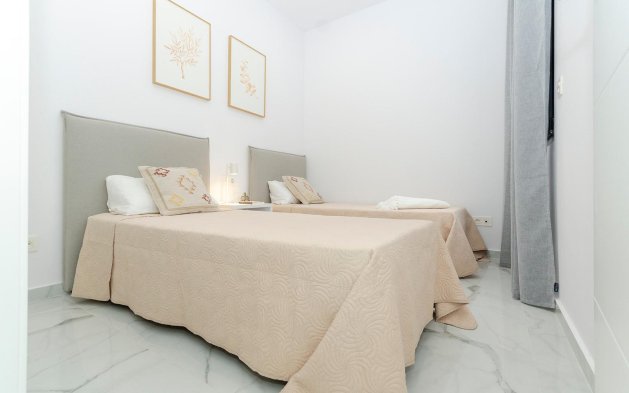 Obra nueva - Villa independiente - Torrevieja