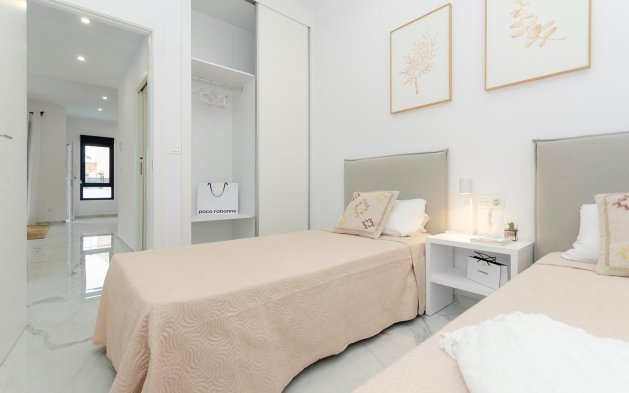 Obra nueva - Villa independiente - Torrevieja