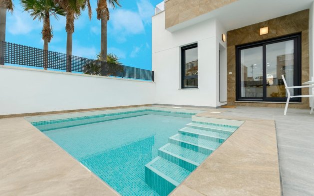 Obra nueva - Villa independiente - Torrevieja