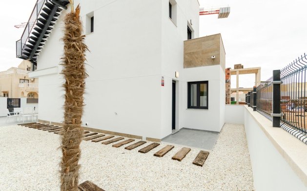 Obra nueva - Villa independiente - Torrevieja