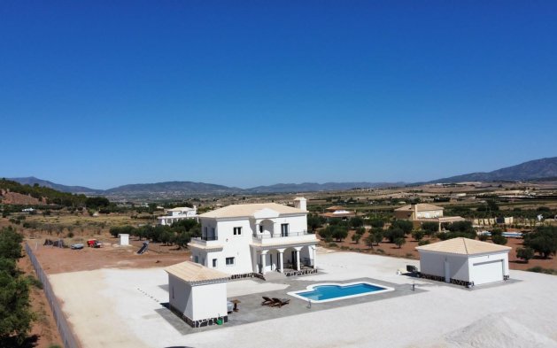 Obra nueva - Villa independiente - Pinoso