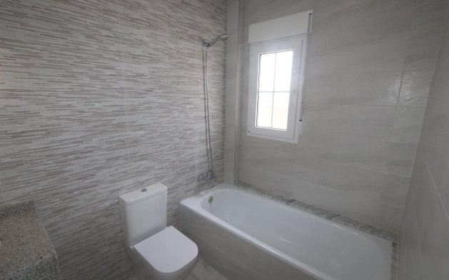 Obra nueva - Villa independiente - Pinoso