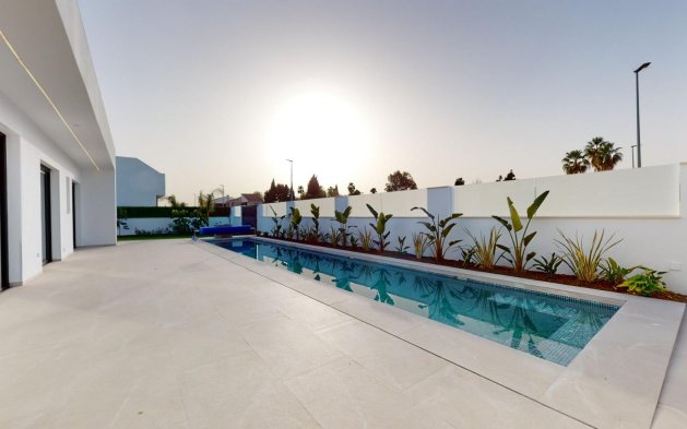 Obra nueva - Villa independiente - Los Alcázares