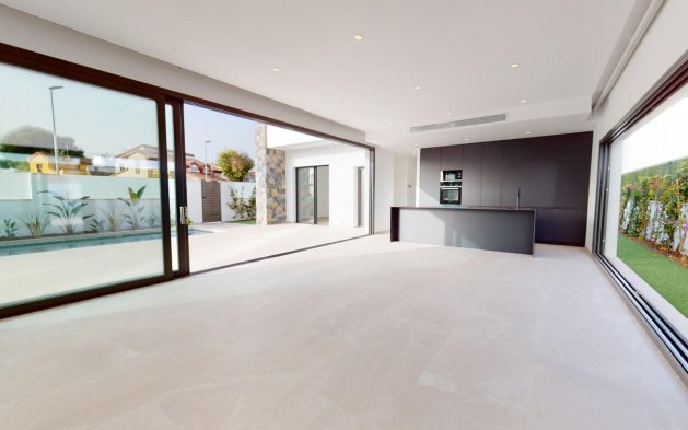 Obra nueva - Villa independiente - Los Alcázares