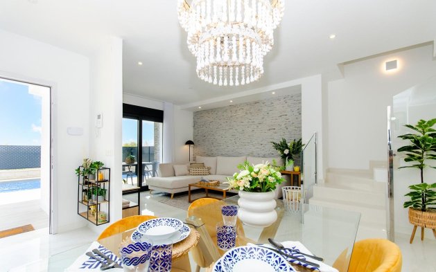 Obra nueva - Villa independiente - Orihuela