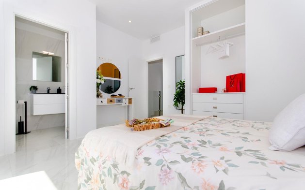 Obra nueva - Villa independiente - Orihuela