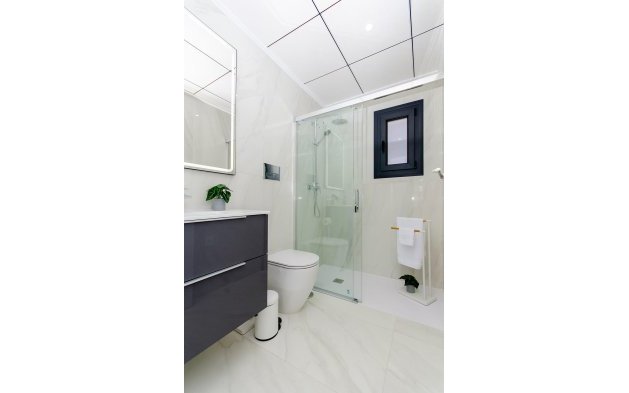 Obra nueva - Villa independiente - Orihuela