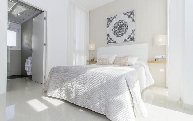 Obra nueva - Villa independiente - Rojales