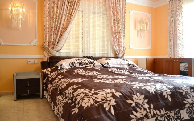 Resale - Independent Villa - Calpe - Urbanización