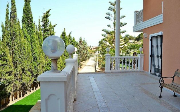 Resale - Independent Villa - Calpe - Urbanización