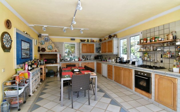 Resale - Independent Villa - Calpe - Urbanización