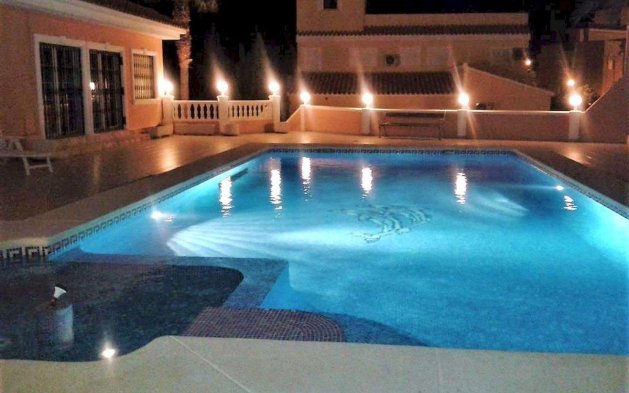 Resale - Independent Villa - Calpe - Urbanización