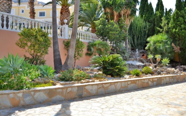 Resale - Independent Villa - Calpe - Urbanización