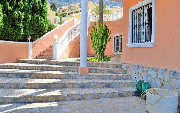 Resale - Independent Villa - Calpe - Urbanización