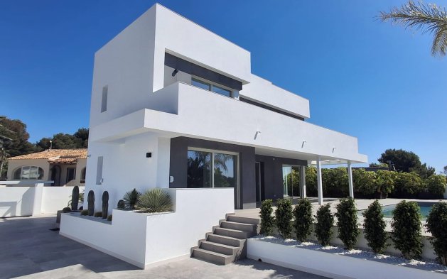 Resale - Independent Villa - Moraira