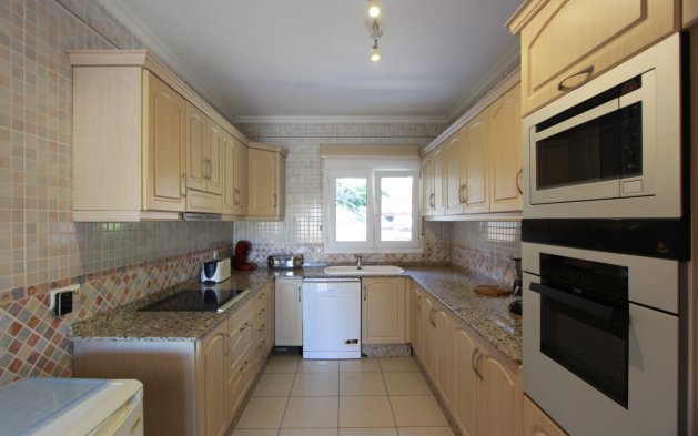 Resale - Independent Villa - Calpe - Urbanización