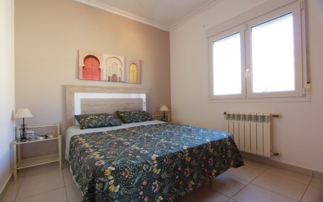 Resale - Independent Villa - Calpe - Urbanización