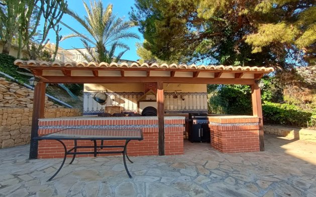 Resale - Independent Villa - Calpe - Urbanización