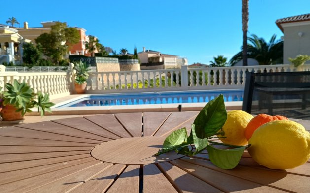 Resale - Independent Villa - Calpe - Urbanización