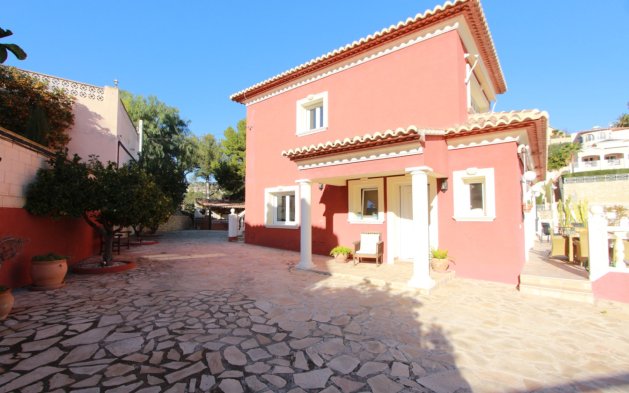 Resale - Independent Villa - Calpe - Urbanización