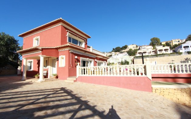 Resale - Independent Villa - Calpe - Urbanización