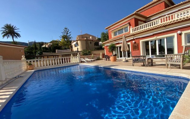 Resale - Independent Villa - Calpe - Urbanización