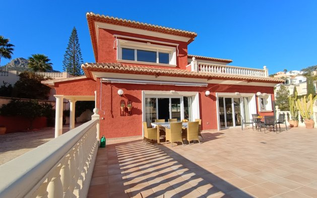 Resale - Independent Villa - Calpe - Urbanización