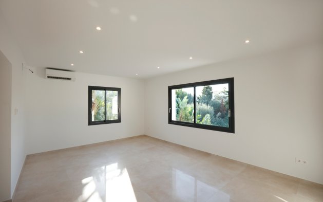 Obra nueva - Villa independiente - Calpe