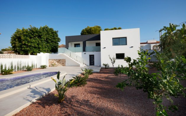 Obra nueva - Villa independiente - Calpe