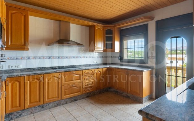 Resale - Independent Villa - Benitachell  - Centro