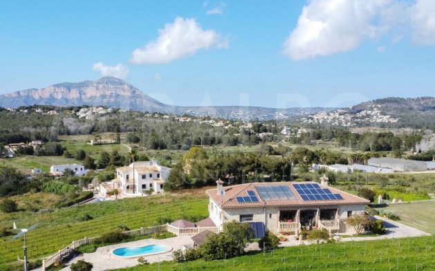 Resale - Independent Villa - Benitachell  - Centro