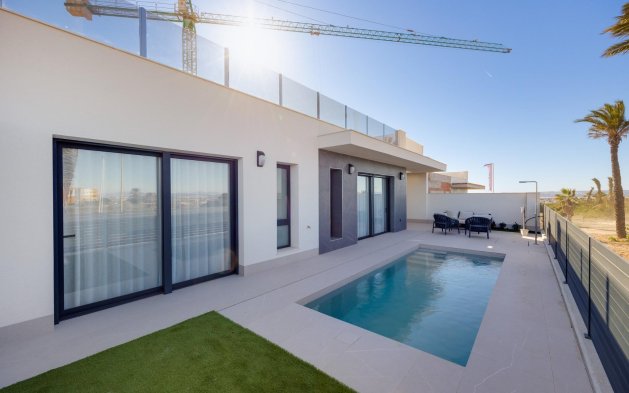Obra nueva - Villa independiente - Torrevieja